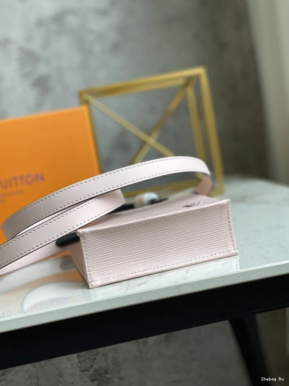 VUITTON PETIT SAC PLAT LOUIS 0821